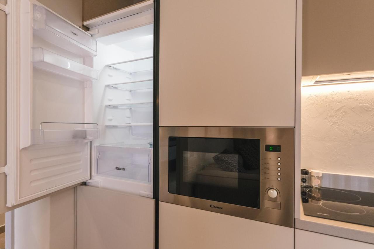 Two Steps Apartments Тирана Экстерьер фото