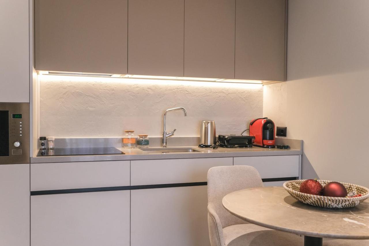 Two Steps Apartments Тирана Экстерьер фото