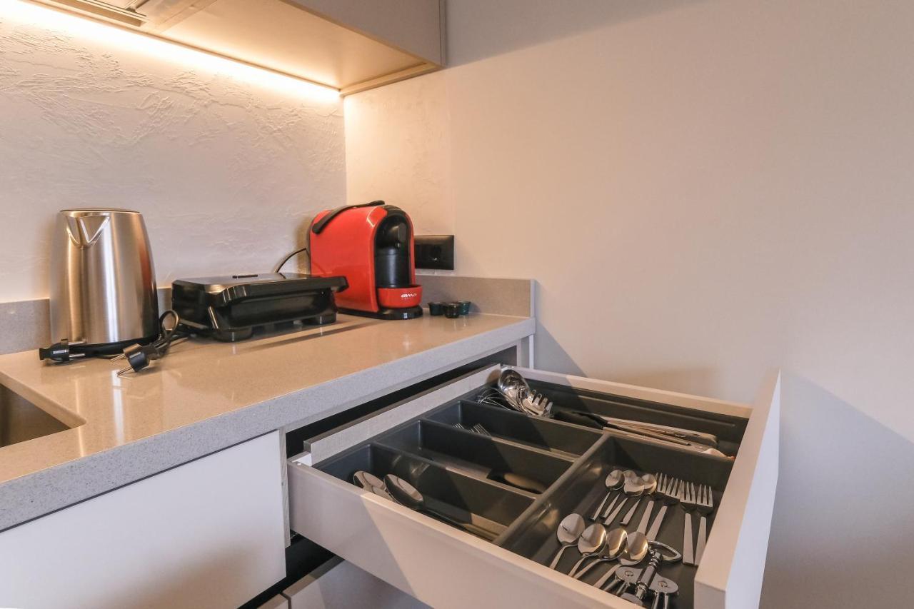 Two Steps Apartments Тирана Экстерьер фото