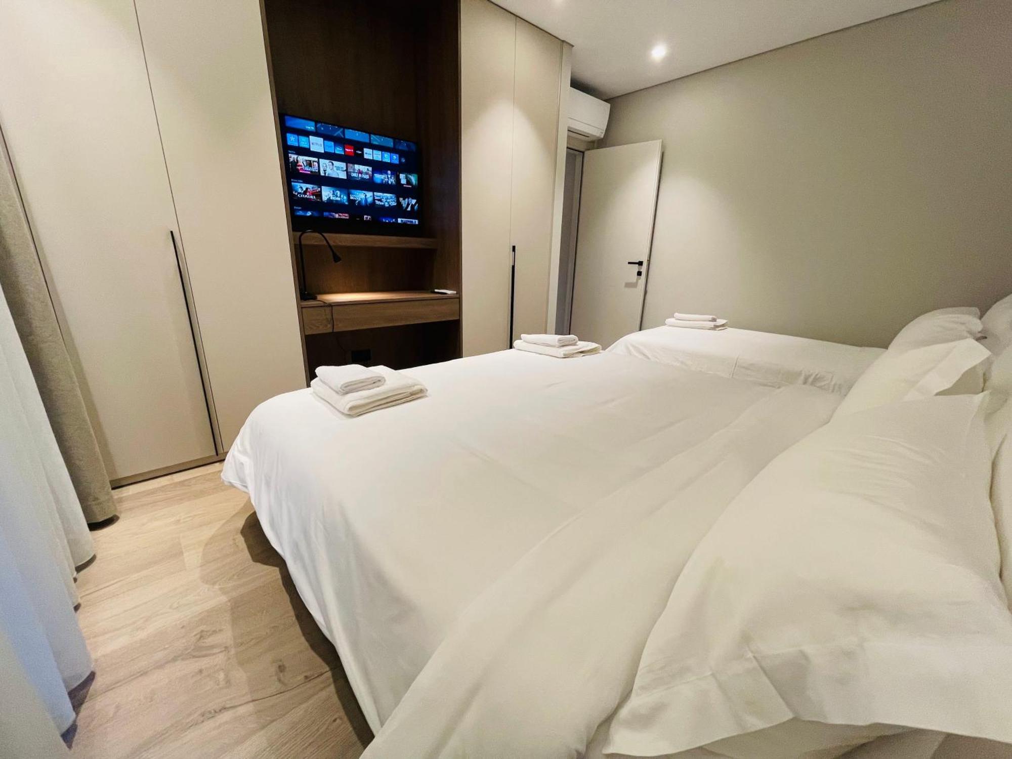 Two Steps Apartments Тирана Экстерьер фото