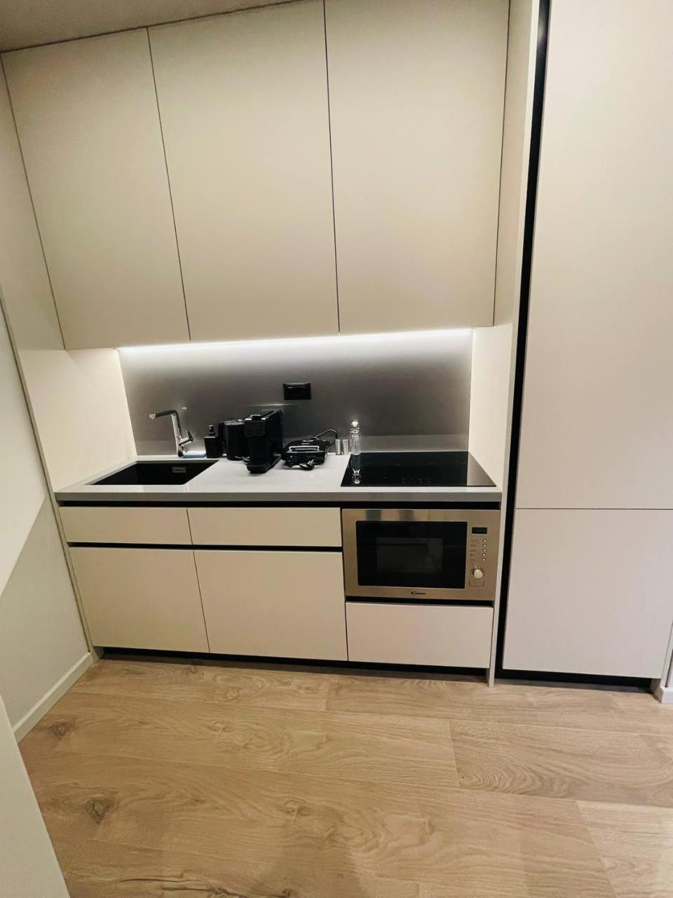 Two Steps Apartments Тирана Экстерьер фото